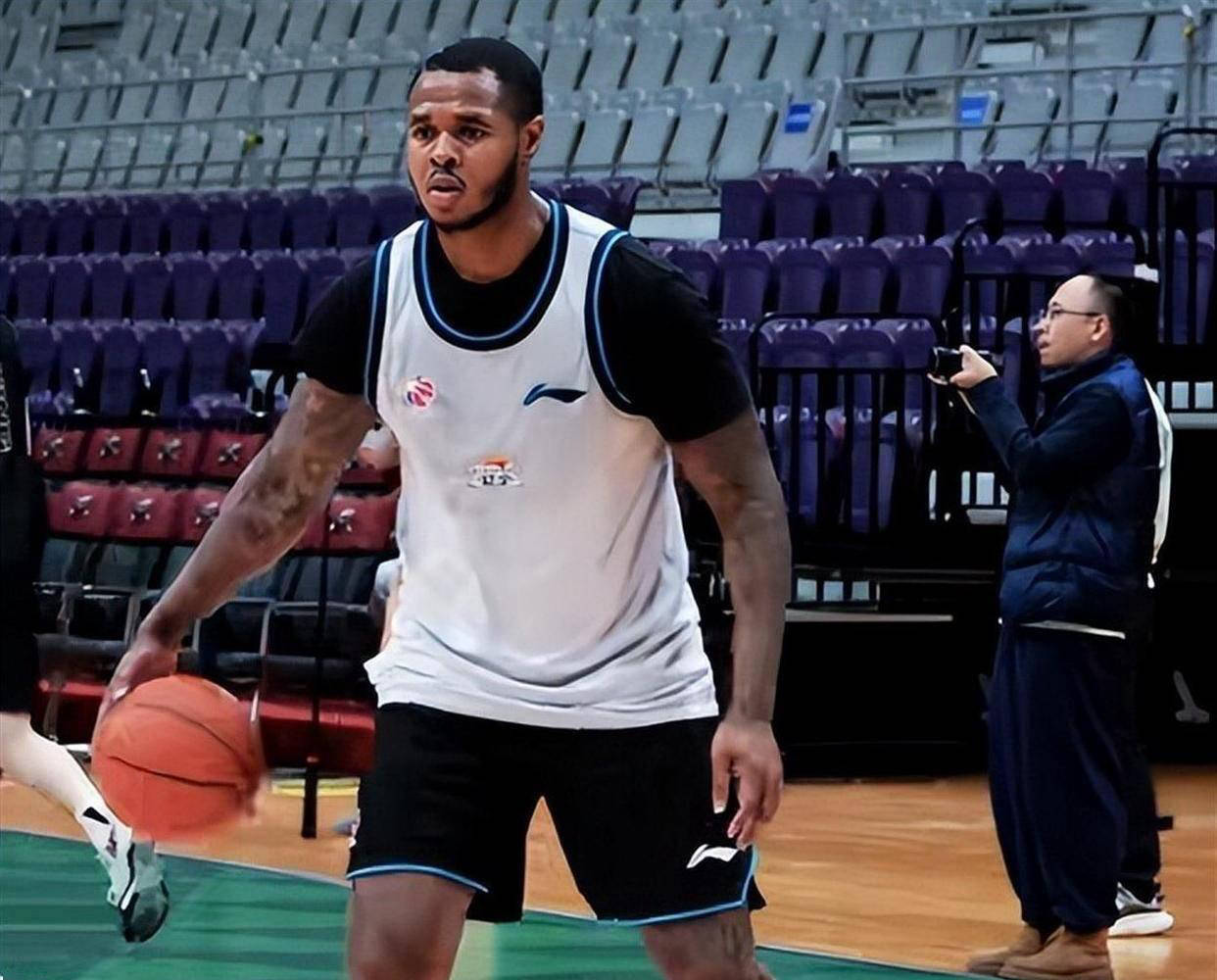 九游网页版入口-关于深圳男篮训练开放日，今夜止住颓势引欢呼，欧超杯在即，球队文化再被提及的信息