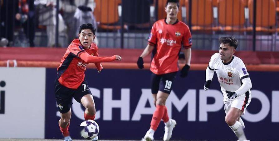 九游网页版入口-赛地聚焦：亚冠冲刺阶段热度飙升，马赛远射贴柱，目标明确，年轻球员得到机会的简单介绍